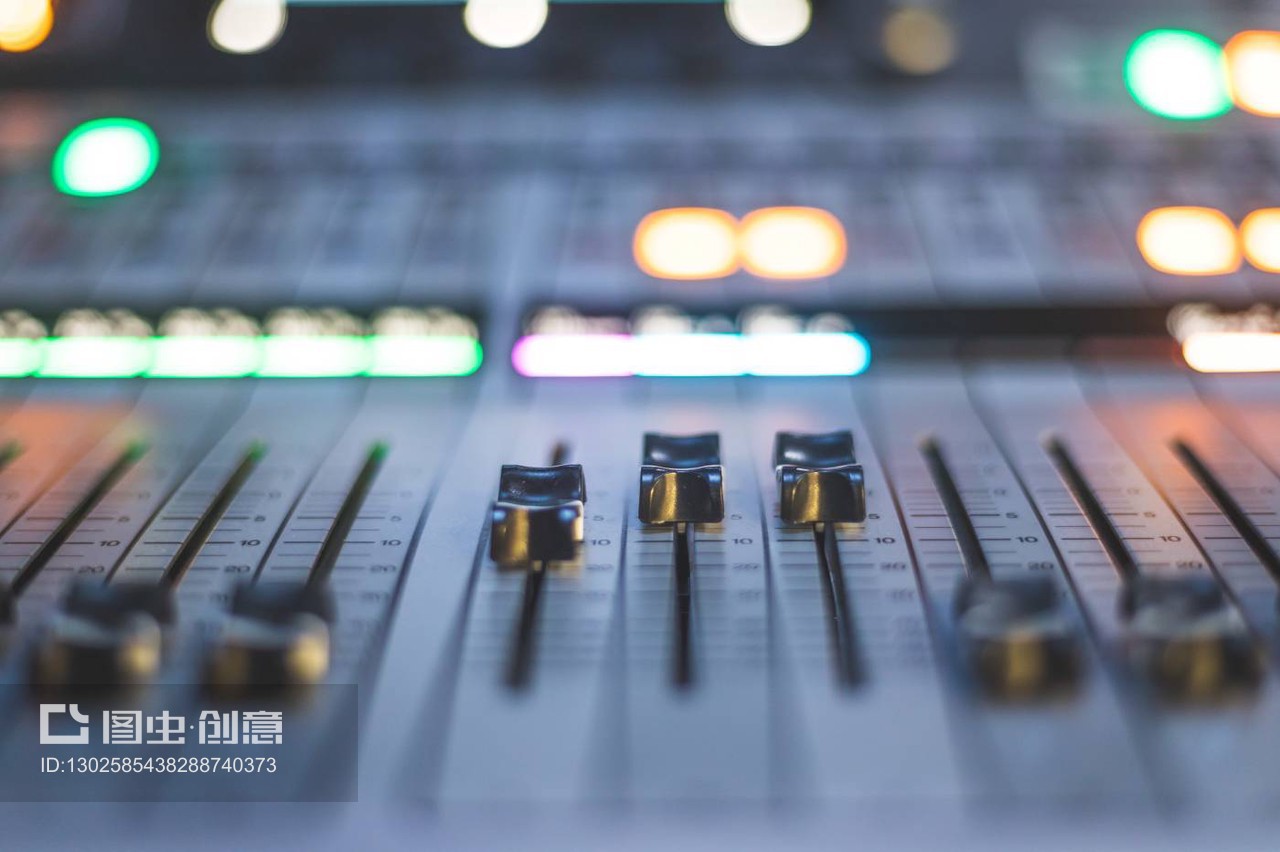 錄音室調音臺 專業音樂制作的核心利器